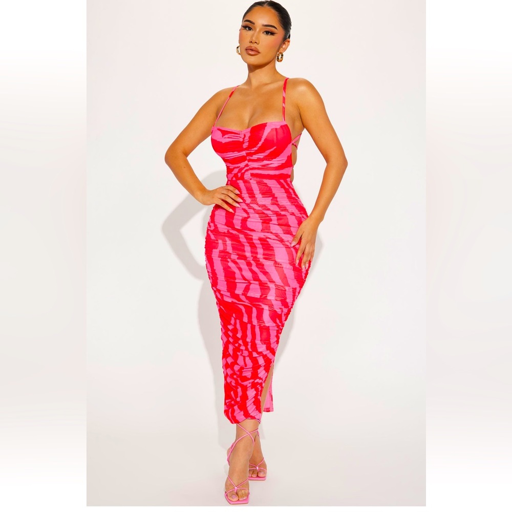 PINK PATTERN MIDI DRESS 💓